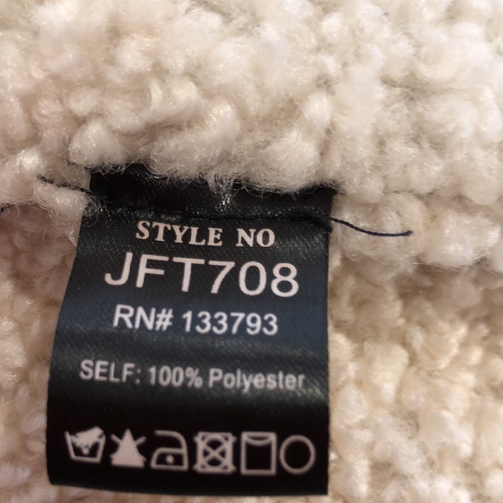 POL Sherpa long vest with side pockets.  Size S - Picture 8 of 9